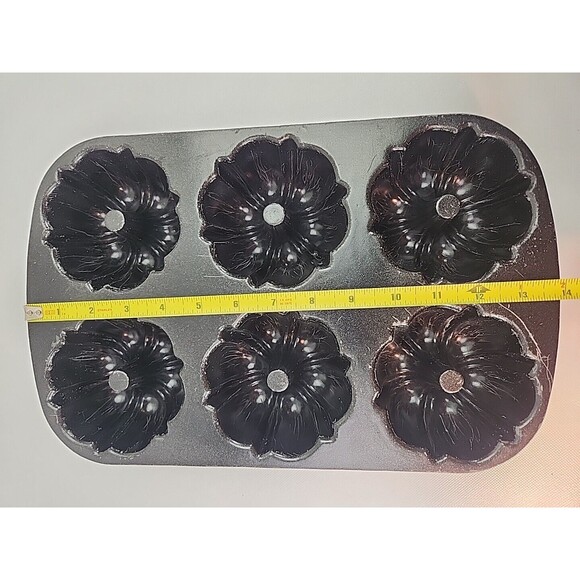 Nordic Ware Bundt-lette Cake Pan 6 CUPS 1.4 LITERS Bundt Mini Party - Picture 11 of 13